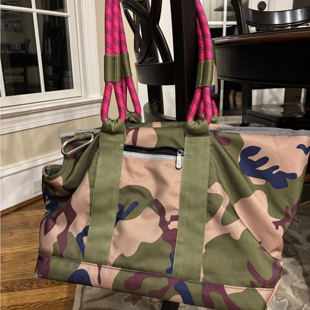 Roverlund dog out and about bag
